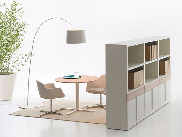 Vendita-scrivanie-sedute-pareti-mobili-divisori-mantova